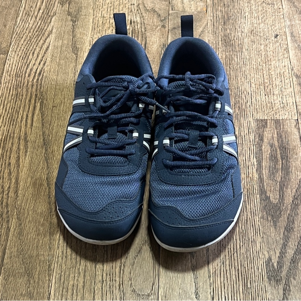 Xero Prio Men’s Navy Athletic Shoes size 9